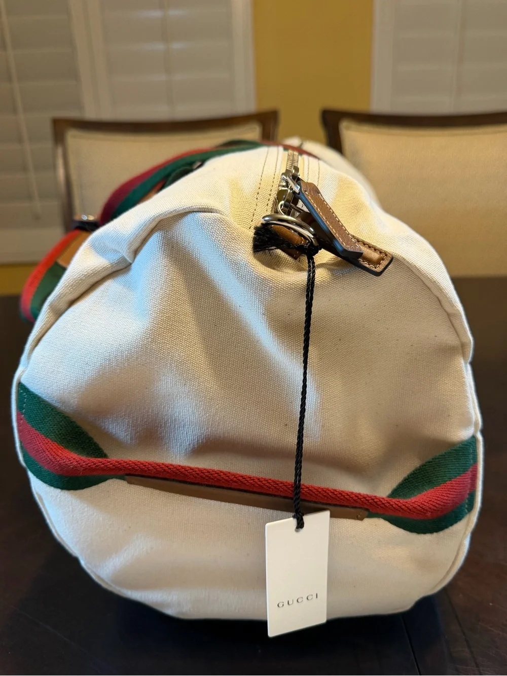 New Authentic Gucci Crest Logo Ivory Canvas Duffle Bag Large